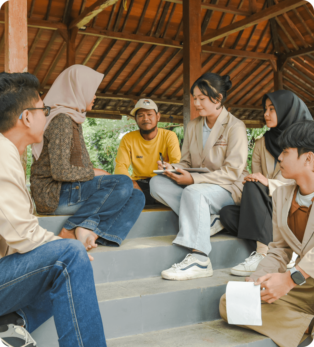Kegiatan riset lapangan di kawasan pesisir